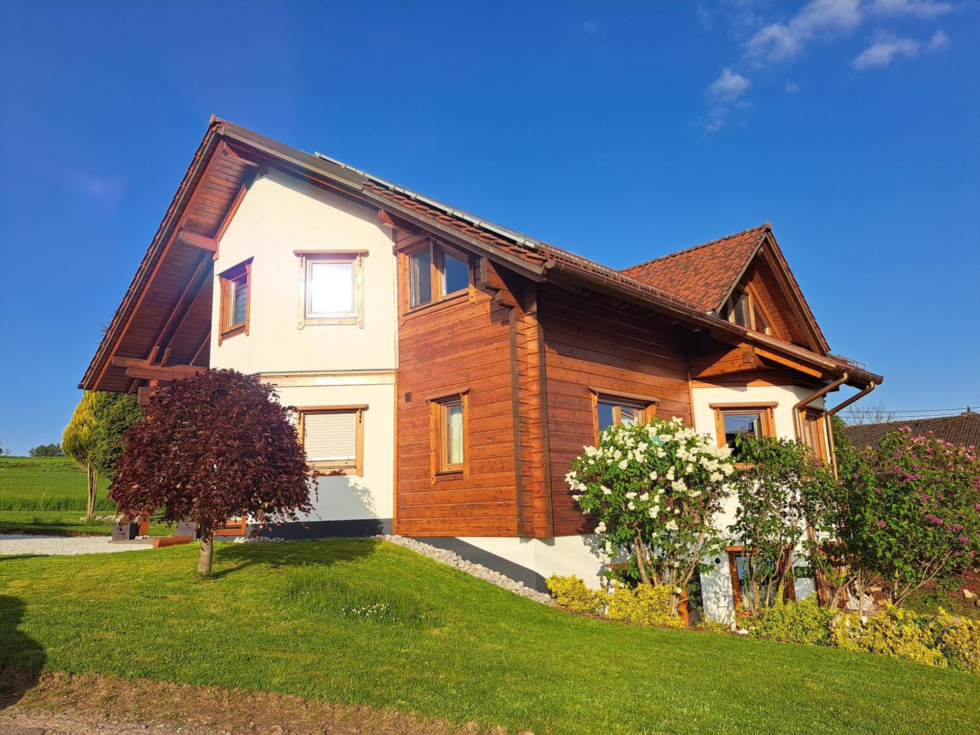 Steewer Landhaus Gemuetliche Ferienwohnung Bis 6 Pers In Ruhiger Ortsrandlage Stebach Dış mekan fotoğraf